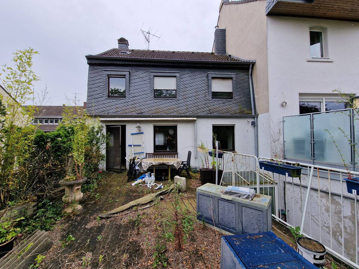 Attraktives 2 Familienhaus für Ihre Ideen... – 51069 Köln – Bild 1 von 7