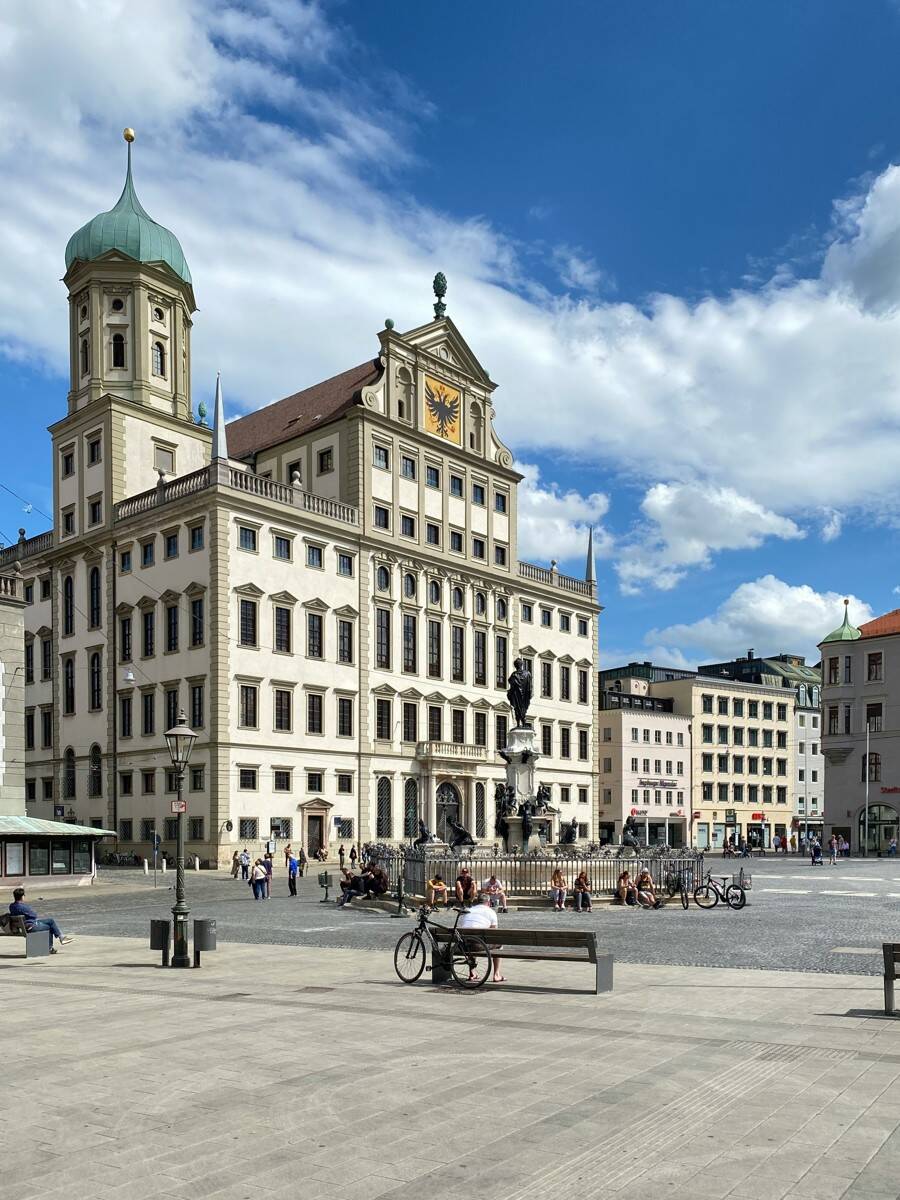 Modern. Möbliert. Mitten in Augsburg - 2-Zimmer-Apartment mit Terrasse & Hülsta-Interior – Augsburg – Vorschaubild 8