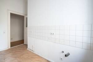 Bezugsfrei in Friedrichshain: Charmante Wohnung in zentraler Wohnlage, nahe Karl-Marx-Allee, Loggia – 10249 Berlin – Vorschaubild 9