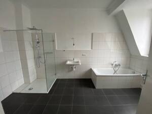 Wer will mich!? Zentrale 2-Zimmer-Wohnung, frisch saniert! – 45141 Essen – Vorschaubild 3