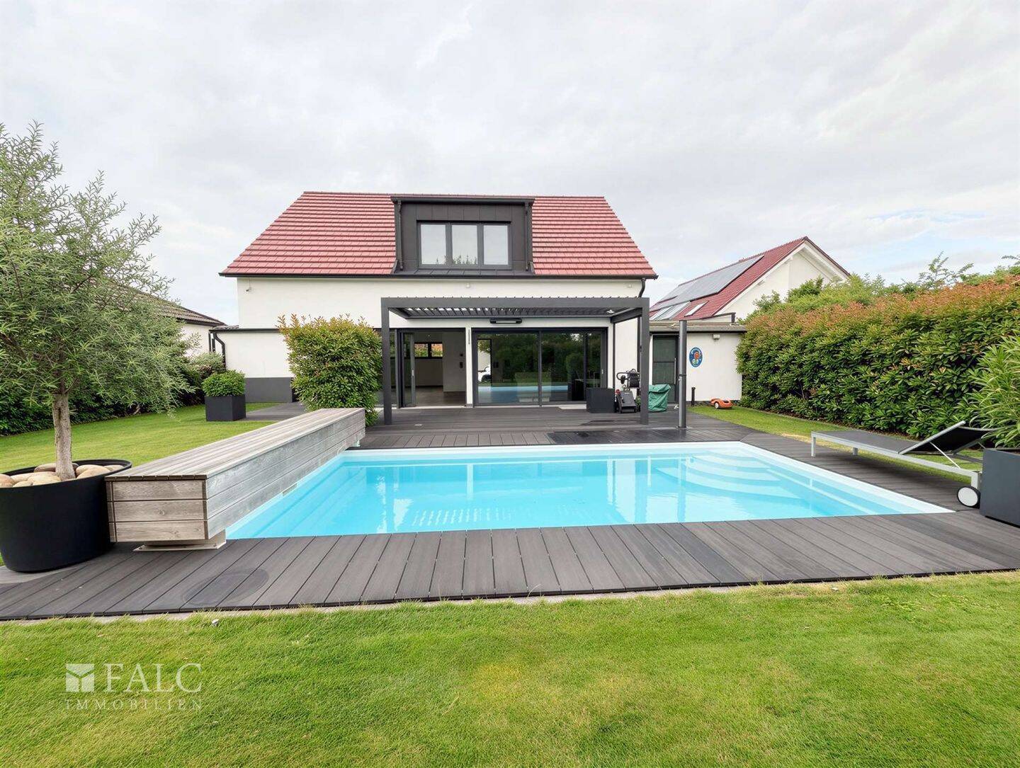 Luxus trifft Privatsphäre - Exklusive Villa mit Pool in begehrtester Lage von Worms – Worms – Vorschaubild 3