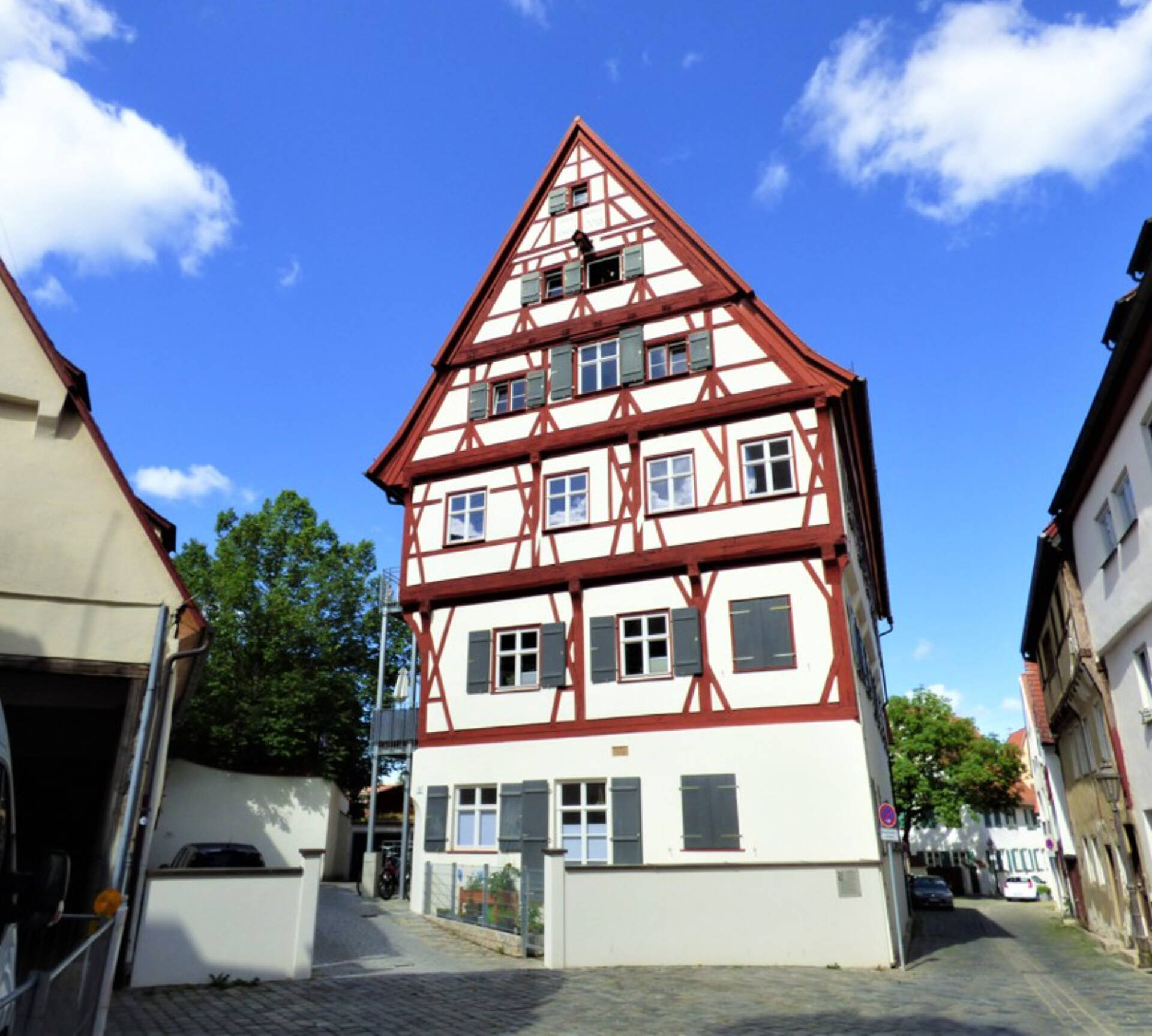 Dachgeschosswohnung in 86720 Nördlingen mit 154,9 m² kaufen