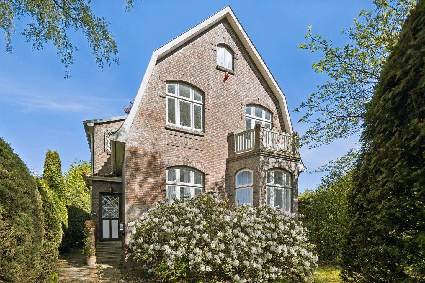 Historisches Hamburger Kaufmannshaus mit großem Garten-ein Juwel für Familien und Liebhaber klassischer Architektur