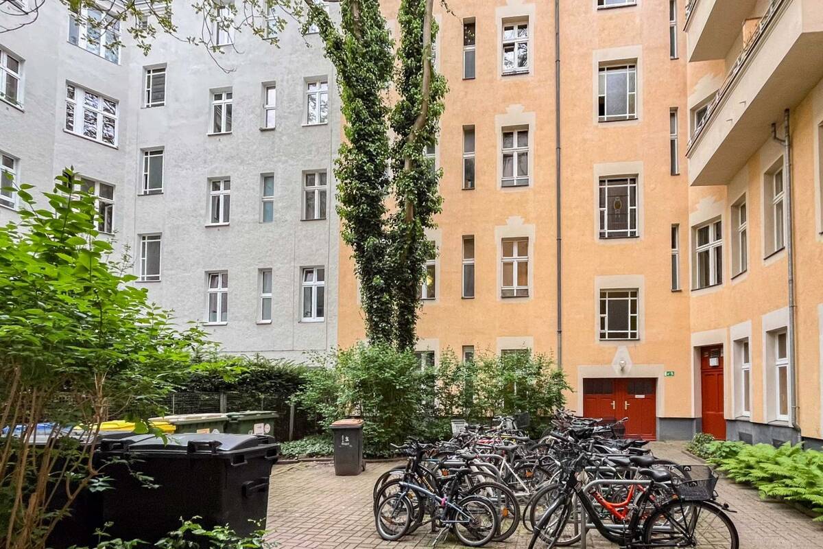 Altbau-Kapitalanlage in Berlin-Wilmersdorf mit 4% Rendite + – 10713 Berlin – Bild 1 von 8