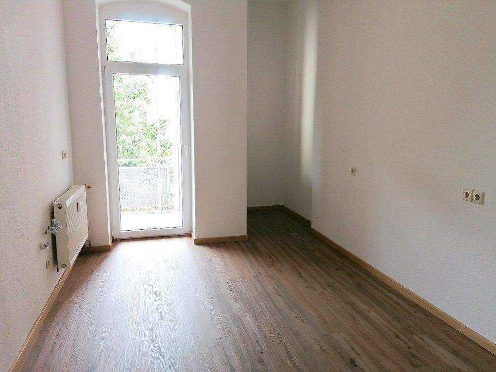 !! großer Balkon, sanierte 2-Zimmer mit Wanne und Dusche im Lutherviertel !! – Chemnitz – Vorschaubild 4