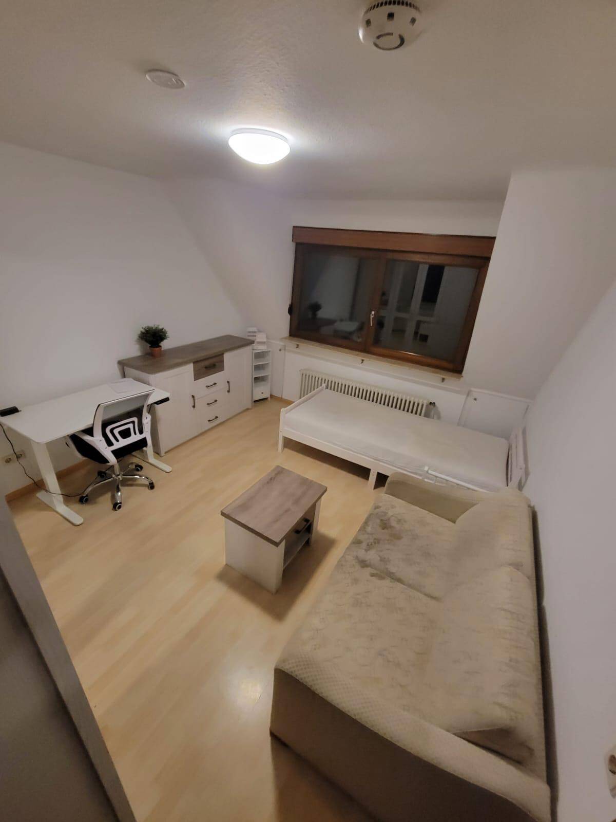 Möbliertes WG-Zimmer