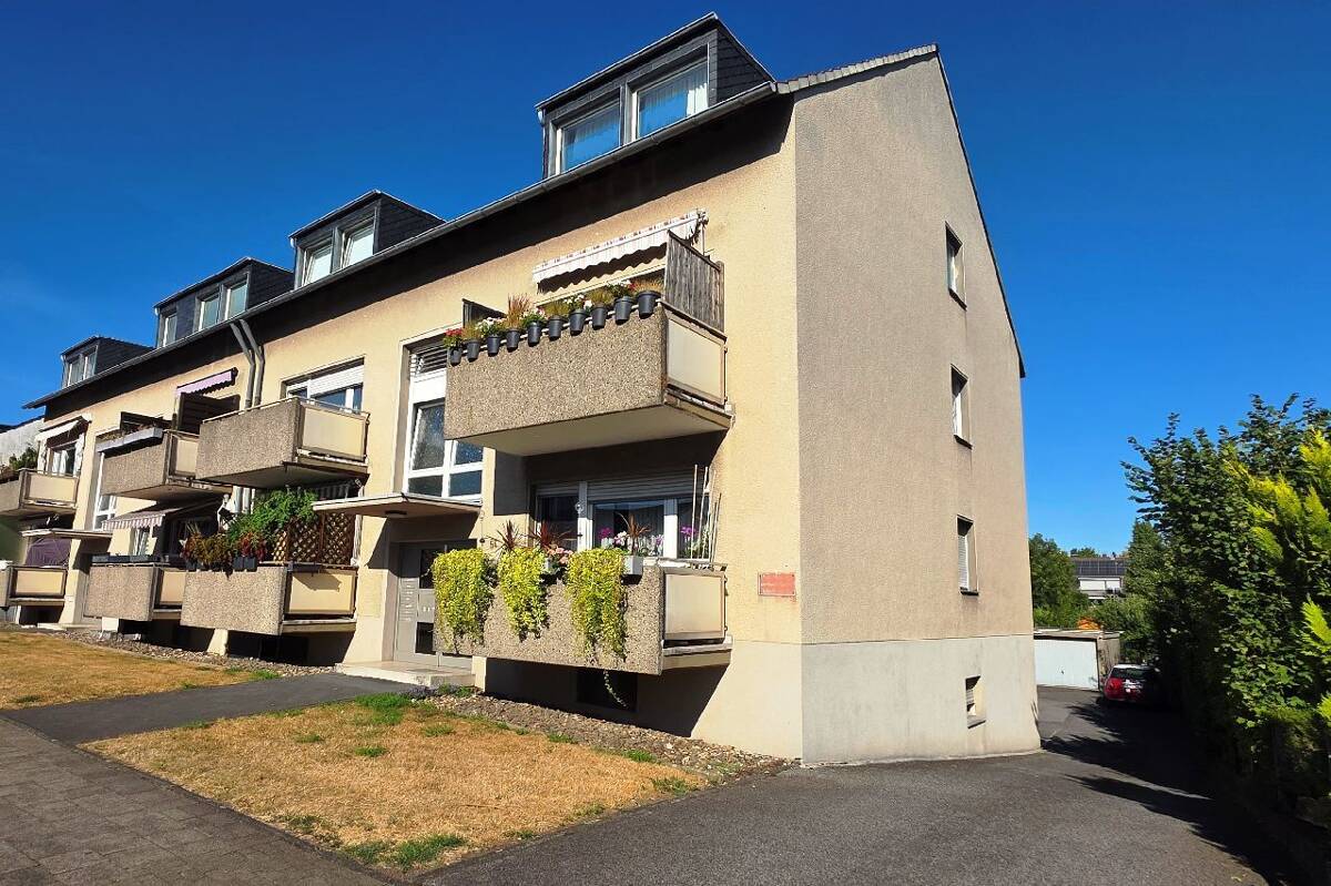 Vermietete 2-Zi.-Dachgeschosswohnung mit Garage in Leverkusen-Rheindorf! – 51371 Leverkusen – Bild 1 von 9