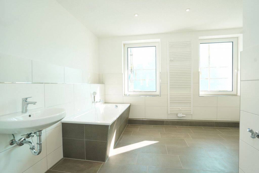 Familienwohnung / Erstbezug nach Sanierung