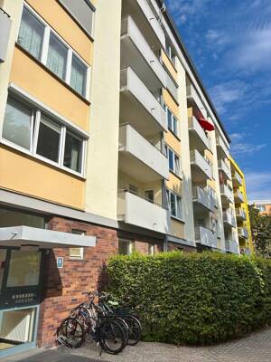 Bezugsfreie 1-Zimmer-Wohnung mit Gartenabteil und viel Potenzial – 81675 München – Vorschaubild 2