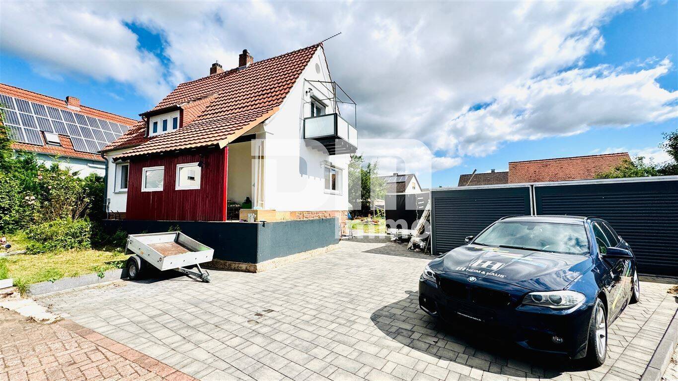 Kernsaniertes Einfamilienhaus mit Doppelgarage, großem Garten und Home-Office-Oase – Schwalmstadt – Vorschaubild 3