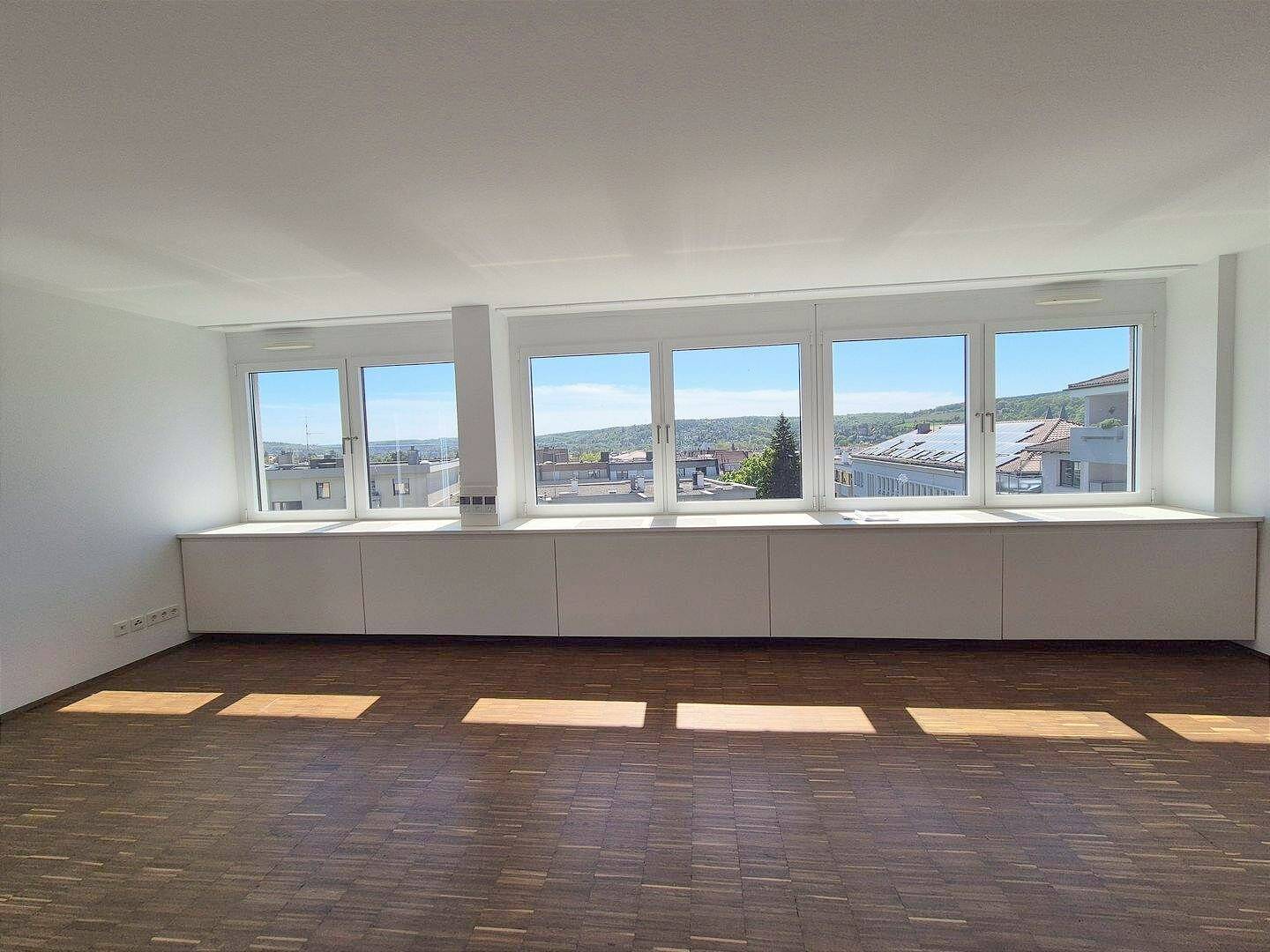 Helle 5-Zi.-Wohnung, Wü-Frauenland, Parkett, Terrasse, Badewanne, Dusche, Gäste-WC, Kellerabteil, Stellplätze – Würzburg – Vorschaubild 6