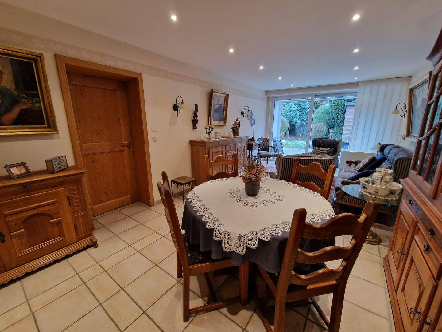 Windberg – Erdgeschoss Wohnung , 4 Zimmer, 2 Bäder, EBK, teilmöbliert, Garten, Stellplatz – Mönchengladbach – Vorschaubild 5
