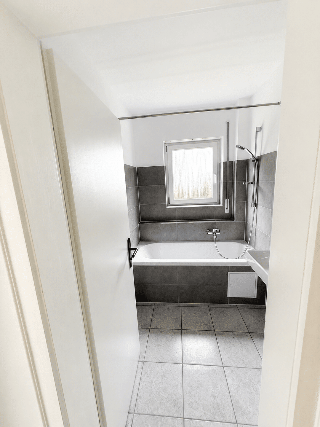 Erstbezug nach Sanierung: Helle 67 m² EG-Wohnung mit Terrasse, Einbauküche und Hobbyraum – Ostfildern – Vorschaubild 5