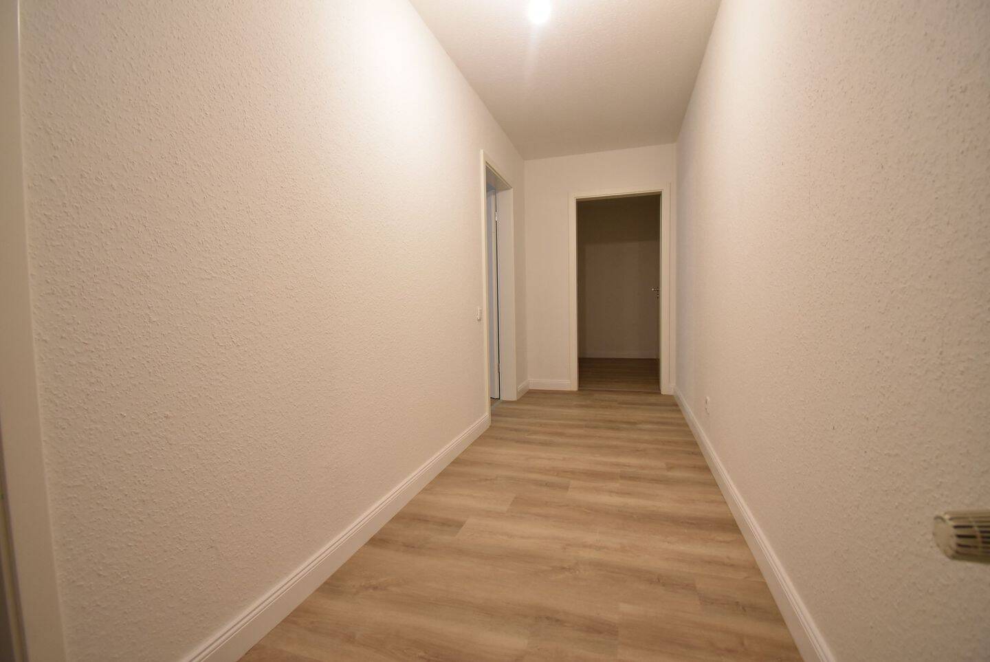 Renoviert Wohnen! Barrierefreie 2-Zi-Whg mit Balkon – Wuppertal – Vorschaubild 3