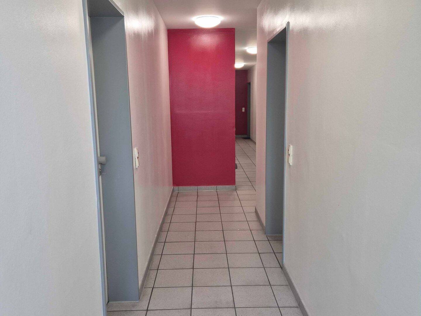Lichtdurchflutetes Wohnglück: 2-Zimmer-Wohnung mit vollverglastem Erker & Tageslichtbad – Aachen – Vorschaubild 9