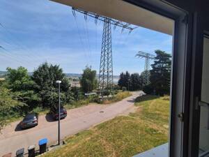 Ruhige 2.RW. mit Echtholzboden, W+D, Weitblick u.v.m. in DD.-Niederwartha zu vermieten!