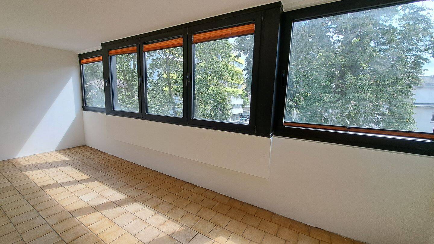 Renovierte 4 Zimmerwohnung mit Balkon/Wintergarten, Garage am Schloss und Uni – Mannheim – Vorschaubild 3
