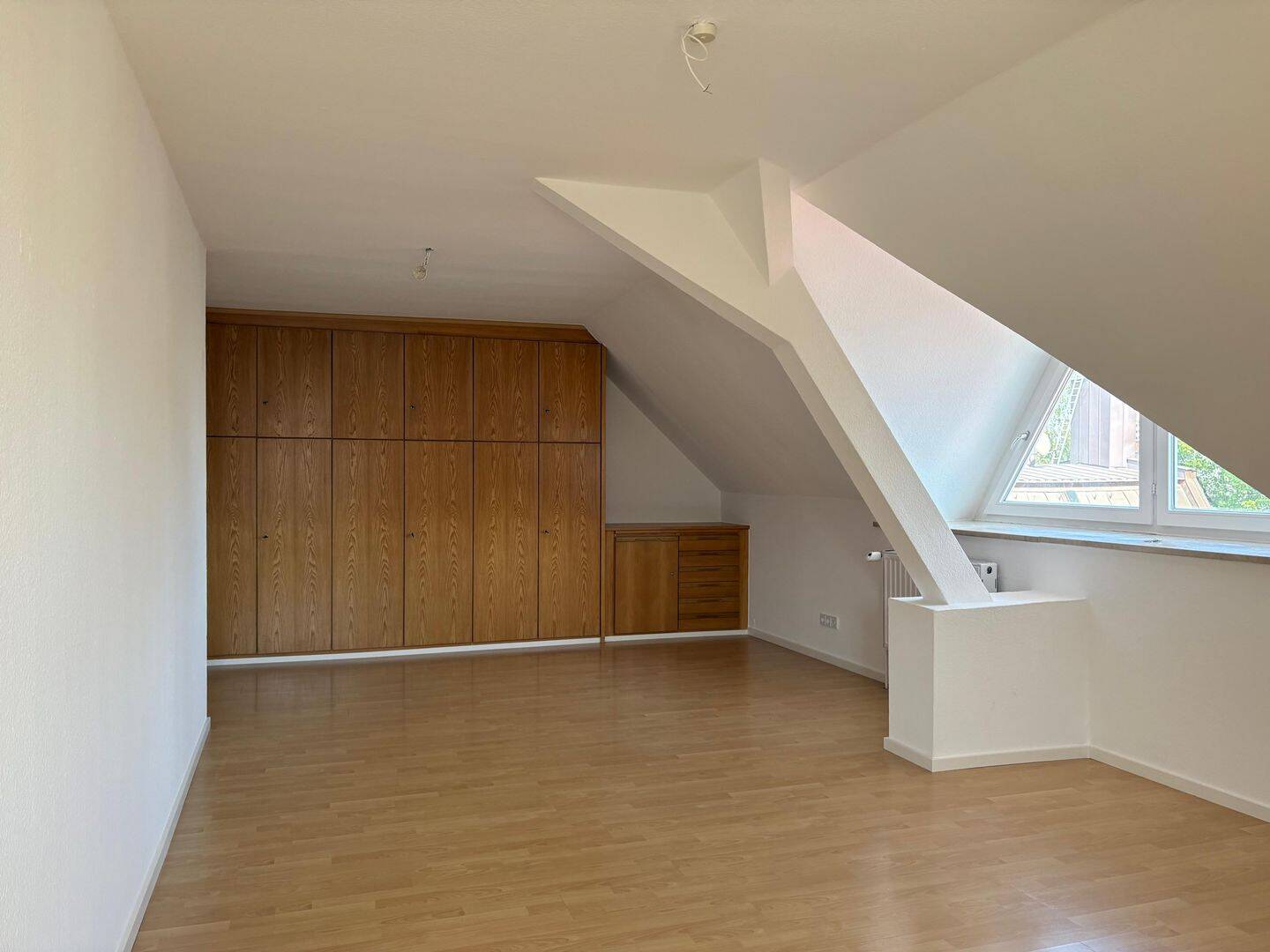 Helle, großzügige Dachgeschosswohnung in Westends schönster Ecke – München – Vorschaubild 3