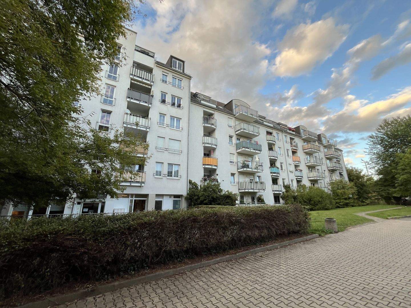 Zentral wohnen und dennoch im Grünen - mit Stellplatz – Chemnitz – Vorschaubild 2