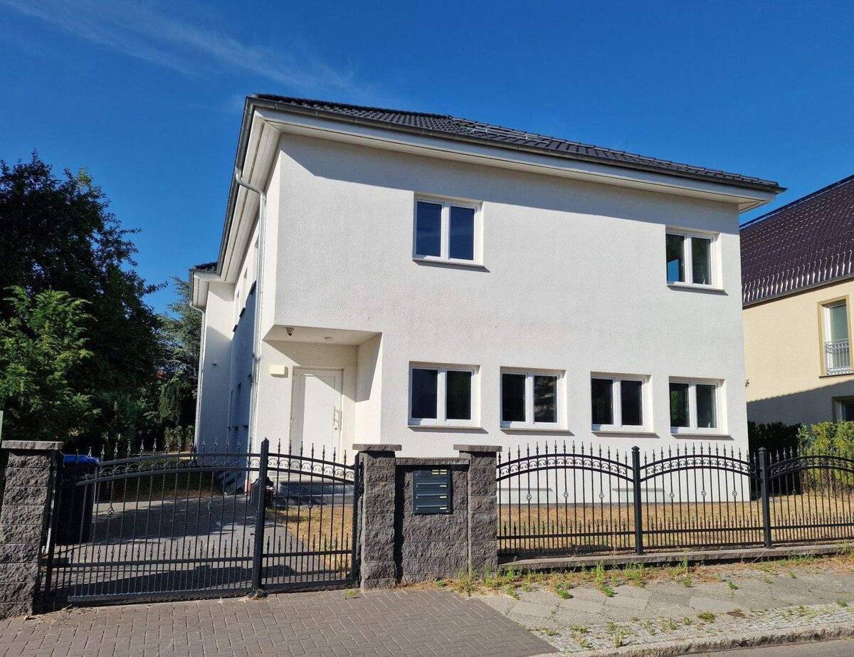 Architektenhaus im Stil einer Stadtvilla – 12247 Berlin – Bild 1 von 9