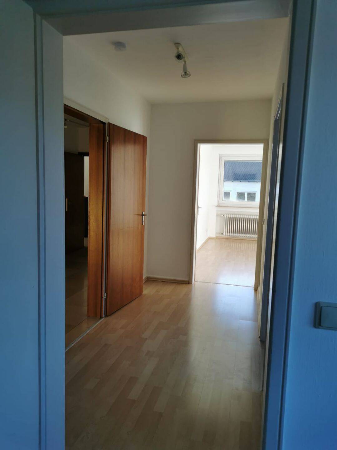 Helle, geräumige Wohnung in ruhiger Wohngegend in der Nähe der Uni – Saarbrücken – Vorschaubild 8