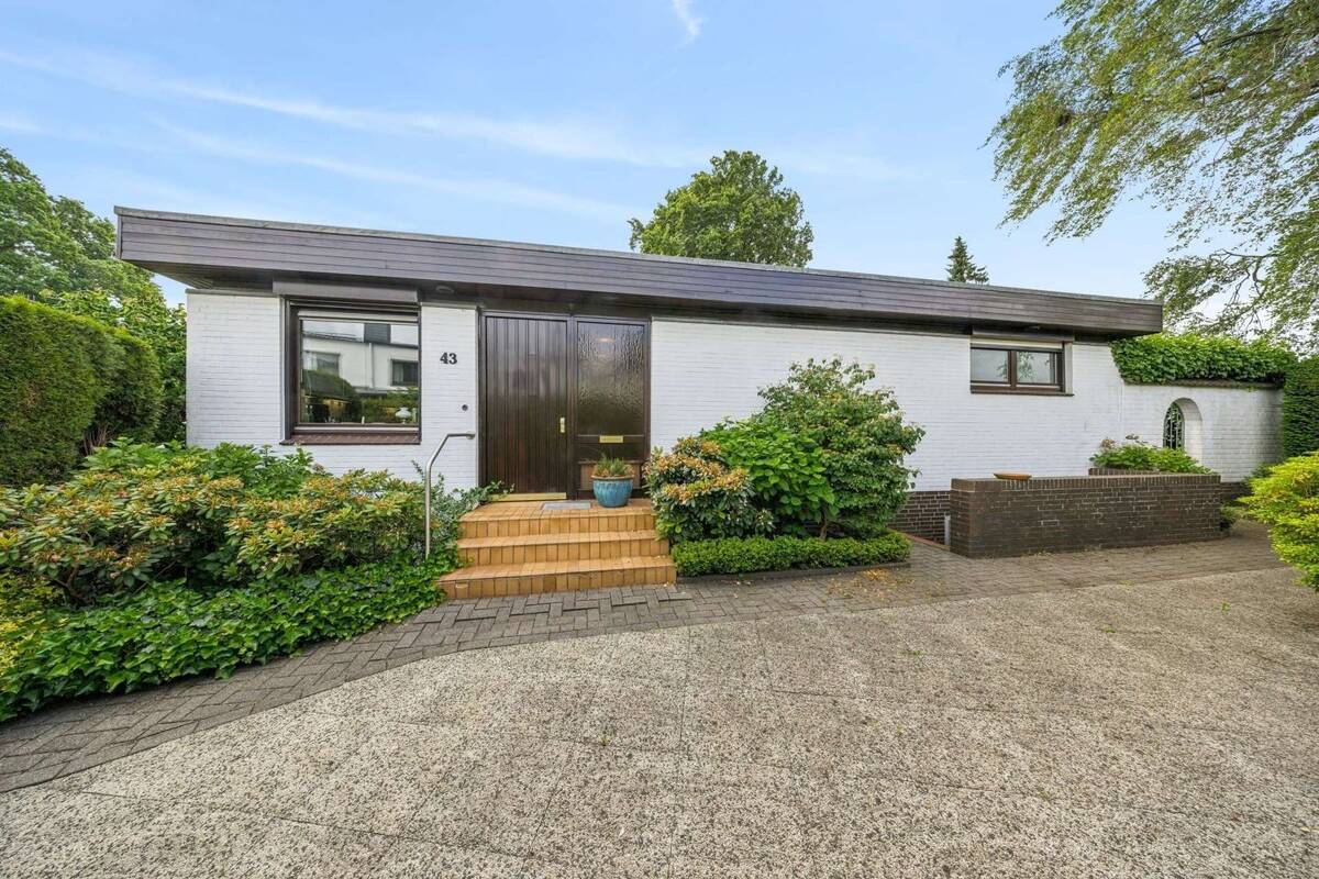Erbbaurecht - Traumhafter Bungalow (Reihenendhaus) mit toll angelegtem Garten – 22523 Hamburg – Bild 1 von 9