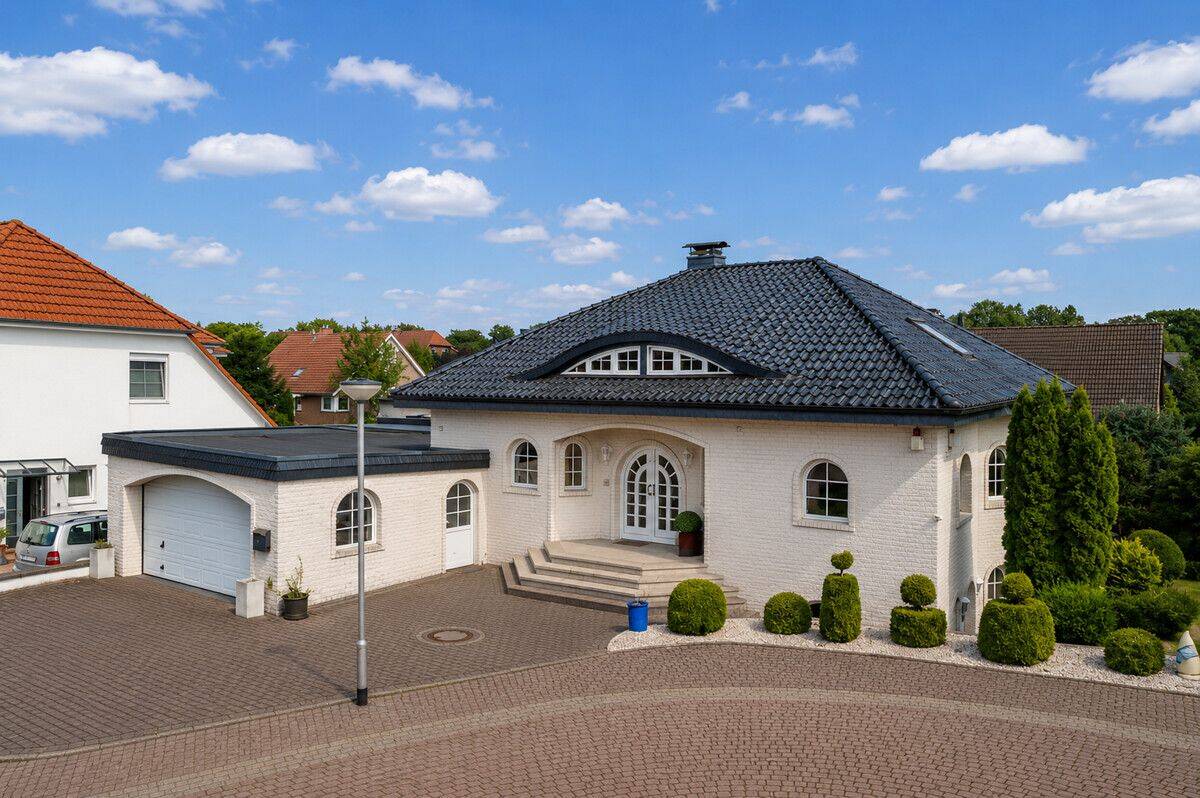 Elegantes suburbanes Zuhause mit Bogenarchitektur am Golfplatz! – 38259 Salzgitter – Bild 1 von 9