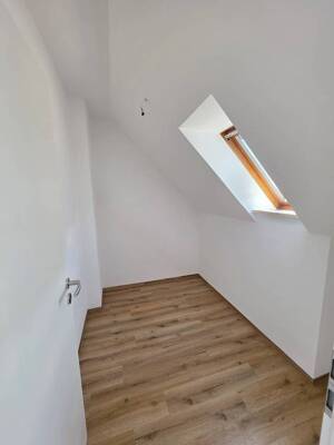 m3482 Großzügige und Top-sanierte 3-Zimmer-Studio-Wohnung mit Dachloggia – 90765 Fürth – Vorschaubild 7