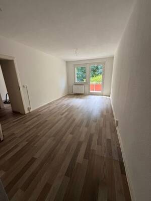 Großzügige 3RWE mit offener Küche und Balkon über die gesamte Breite der Wohnung! – 4289 Leipzig – Vorschaubild 4