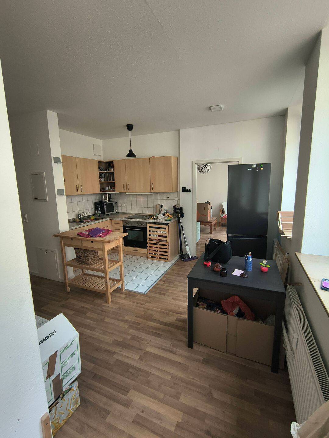 Gemütliche 2,5 Zimmerwohnung in zentraler Lage mit Tiefgaragenstellplatz – Stuttgart – Vorschaubild 3