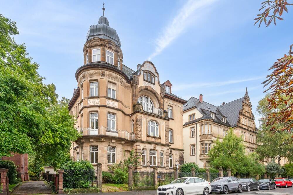 Architekturgeschichtliches Juwel - 4-Familienhaus mit 2 freien Wohnungen