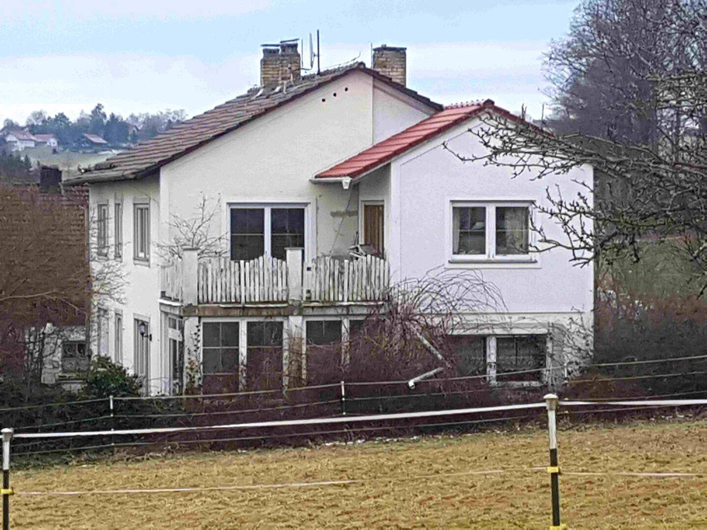 Großzügiges Wohnhaus in Neuburg am Inn, Wintergarten & Potenzial für zwei Wohneinheiten!
