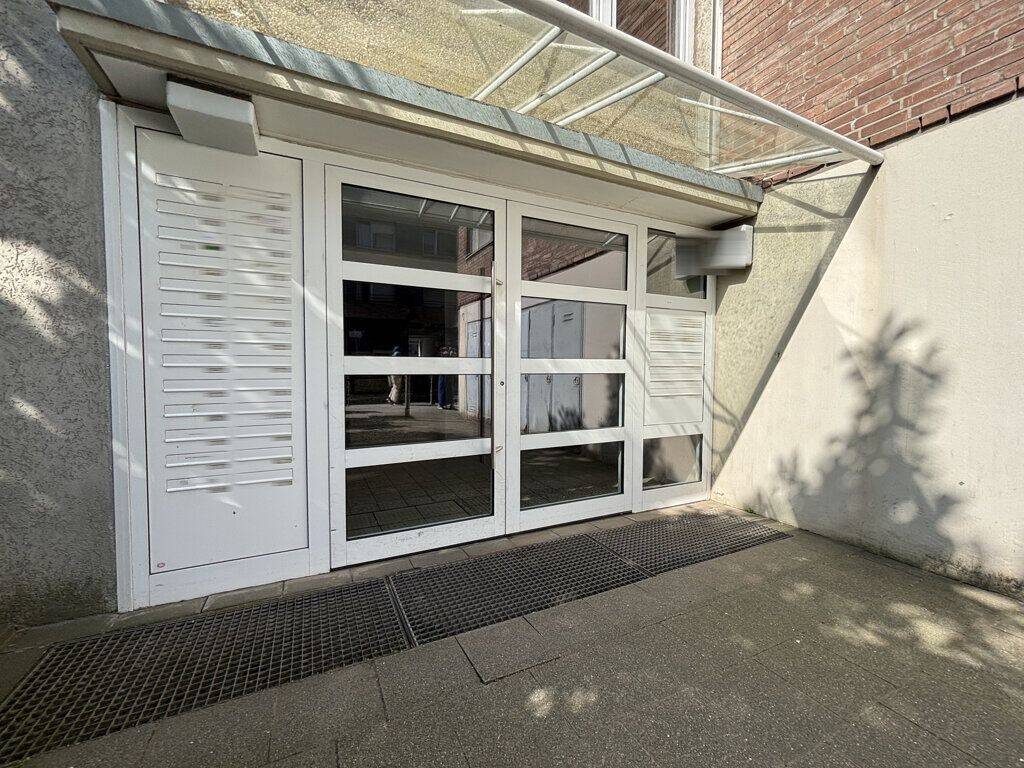 Bezugsfreies Appartement mit Garage unmittelbar am RWTH Hauptgebäude und dem Republikplatz gelegen – Aachen – Vorschaubild 3