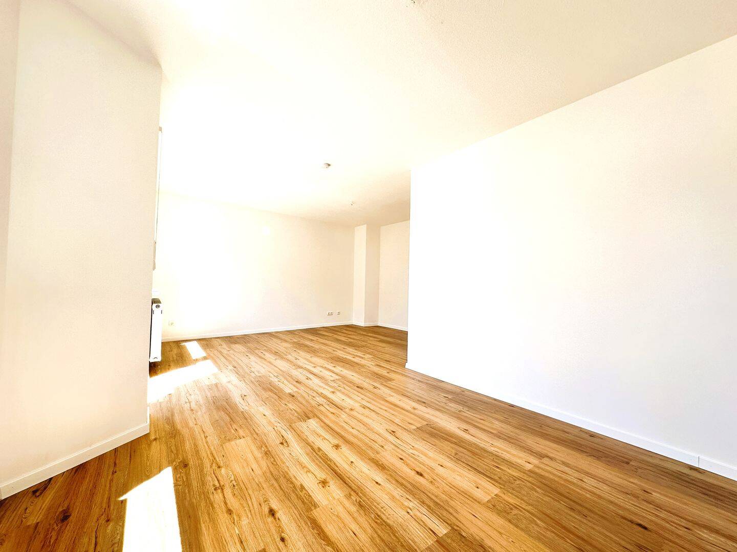 ... ZENTRALE LAGE MIT "WEITBLICK" ... 2-ZIMMER-WOHNUNG MIT BALKON ... – Nürnberg – Vorschaubild 6