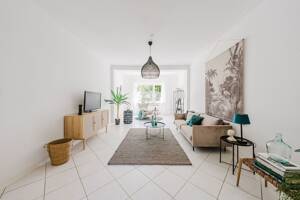 Großzügig wohnen im Kreuzviertel: Altbau-Charme mit 3-4 Schlafzimmern und Parkplatzmöglichkeit