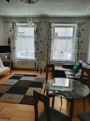 2-Zimmerwohnung teilmöbliert ca. 60 m² im EG mit Wohnraumküche und Freisitz – 90762 Fürth – Vorschaubild 3
