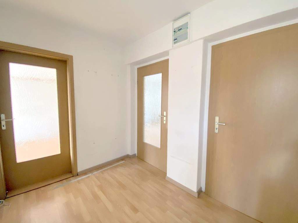 Nur ca. 699,- EUR/m² - Erstklassige 2 Zimmer Wohnung zum Modernisieren - in ruhiger Wohnlage – Chemnitz – Vorschaubild 3