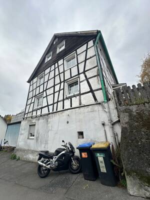 RESERVIERT_Denkmalgeschütztes Fachwerkhaus mit drei Eigentumswohnungen – 42855 Remscheid – Vorschaubild 3