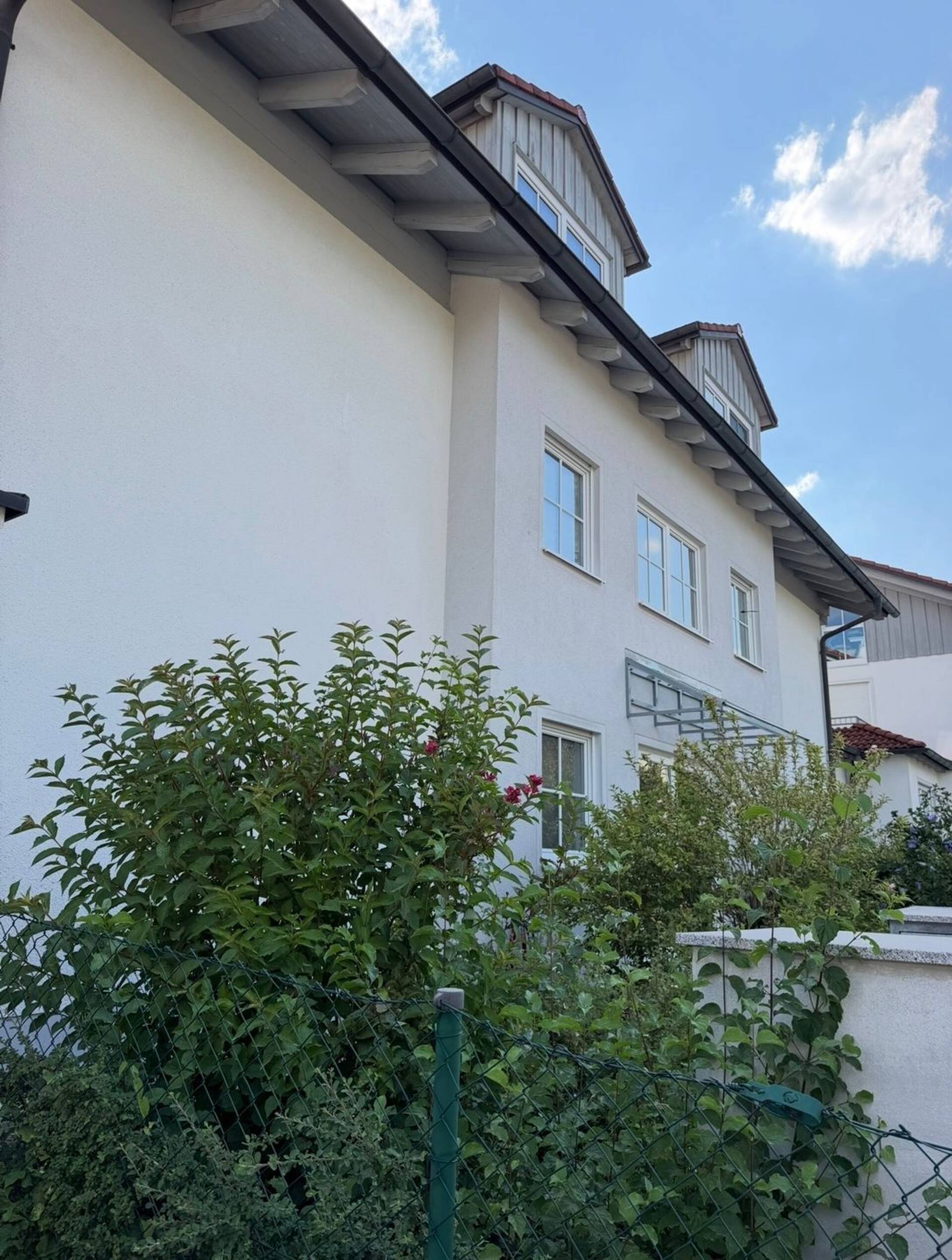 Dachgeschosswohnung in 82041 Oberhaching mit 68,8 m² kaufen