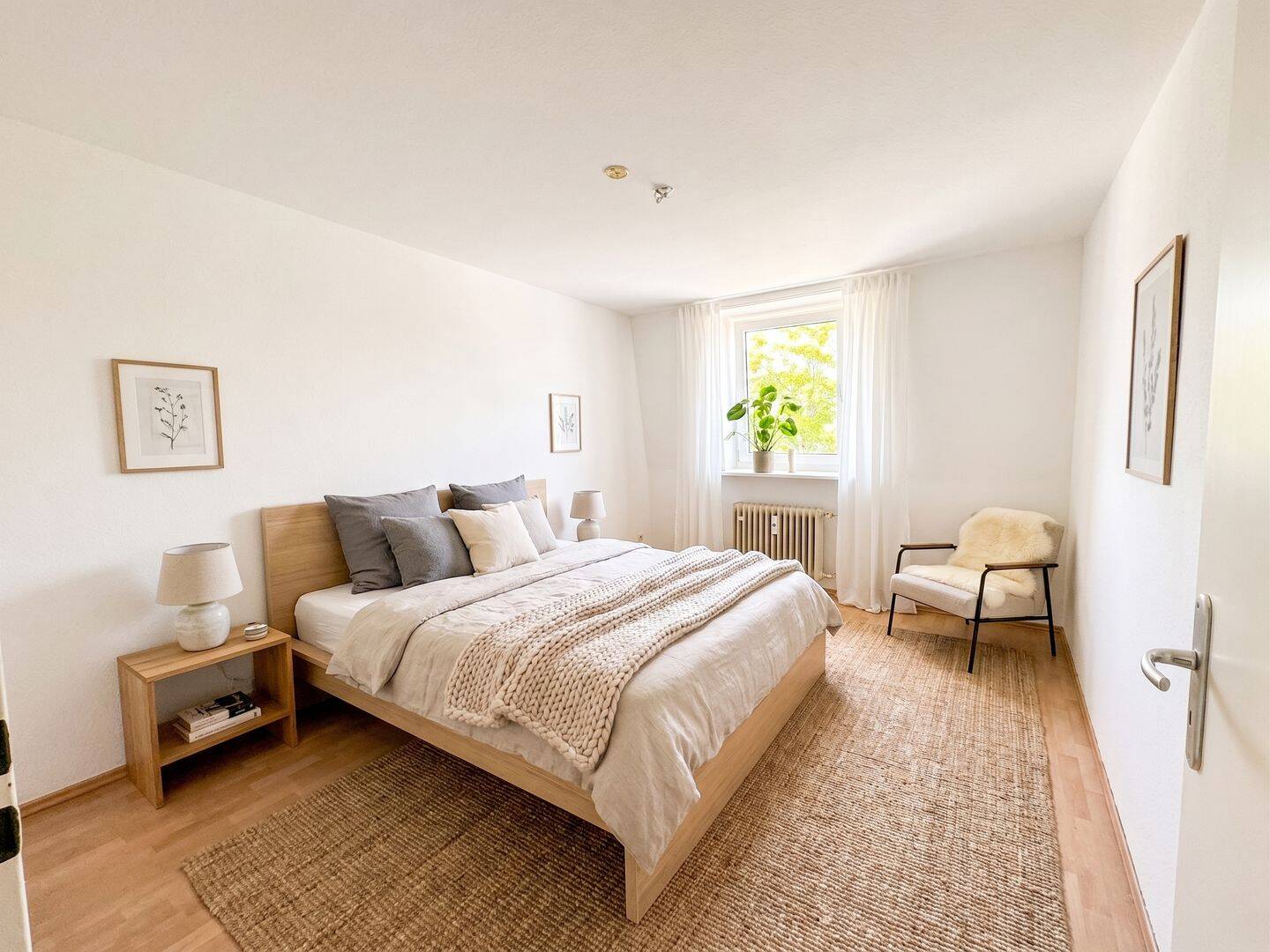 Helle WG-geeignete 2,5-Zimmer-Wohnung mit Einbauküche – München – Vorschaubild 2
