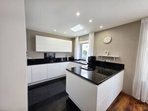 Sanierte Erdgeschosswohnung mit Garage, Balkon... in Rheingönheim – 67067 Ludwigshafen am Rhein – Vorschaubild 2