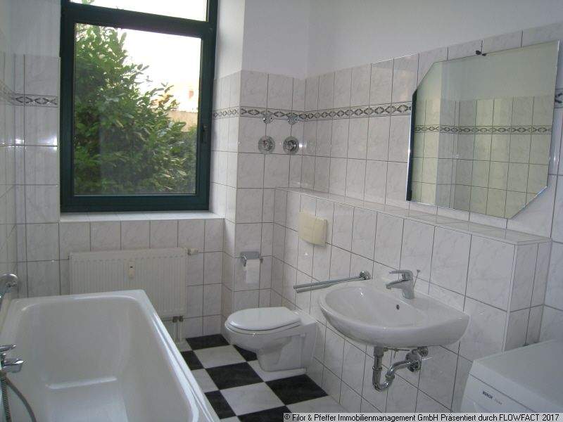 Geräumige 3-Raumwohnung mit Einbauküche und Balkon in Stadtfeld Ost - WG-geeignet! – Magdeburg – Vorschaubild 5