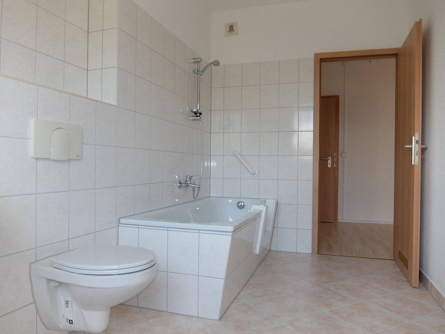 2-Zimmer-Wohnung mit Duschwanne, Aufzug ebenerdig ... – Chemnitz – Vorschaubild 6