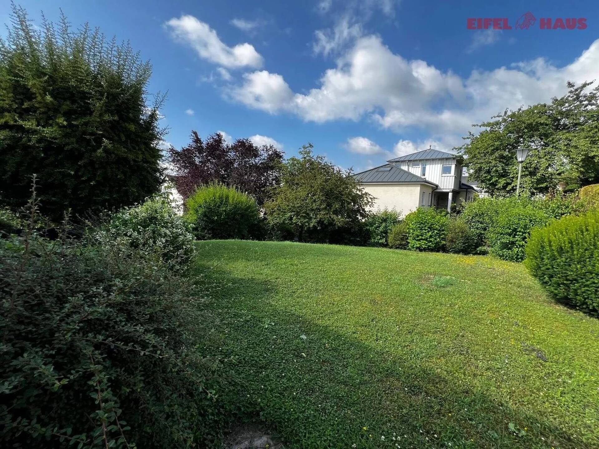 Einfamilienhaus in 54634 Bitburg mit 249,02 m² kaufen