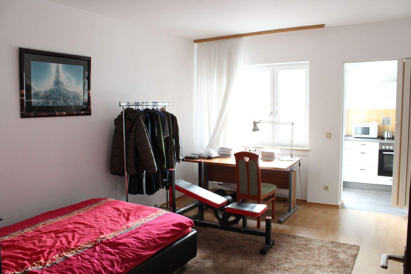 Lichtdurchflutete 1-Zimmer-Wohnung mit Parkblick und Balkon – Straubing – Vorschaubild 2