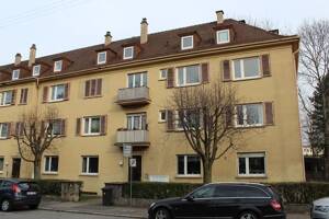 Schöne 2,5-Zimmer Dachgeschoss Wohnung!
