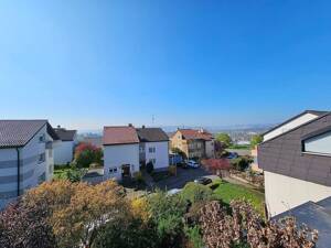 Attraktive 3,5-Zimmer-Dachgeschosswohnung mit sonniger Dachterrasse, Fernblick und Garage in Stuttgart-Muckensturm – 70374 Stuttgart – Vorschaubild 5