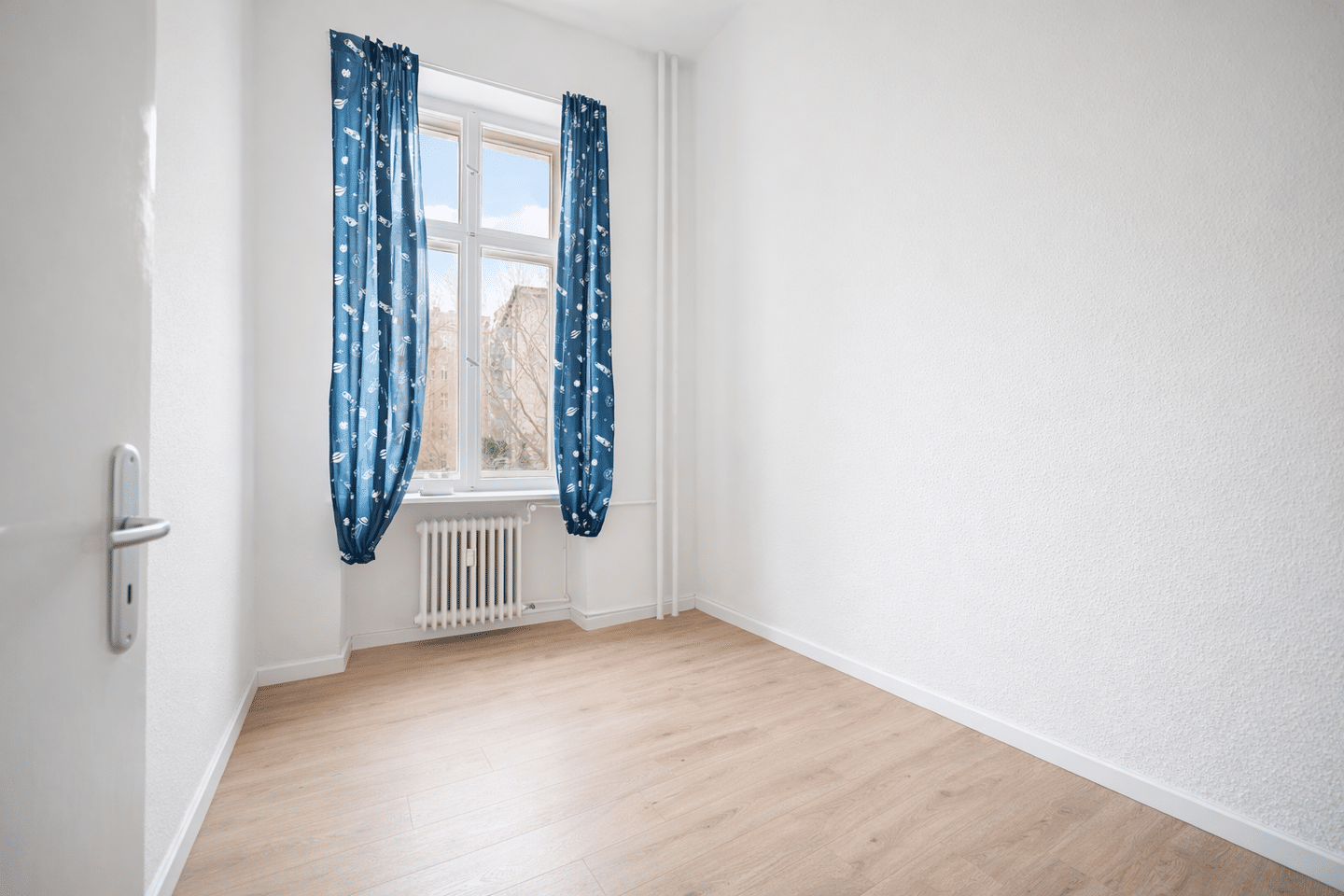 ?? Wohnen im Regenbogen-Kiez - Moderner 2-Zi Altbau-Traum mit EBK nahe Viktoria-Luise-Platz – Berlin – Vorschaubild 4