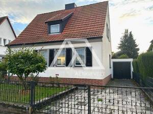 Einfamilienhaus mit Gartenidylle und Gestaltungspotenzial in Magdeburg-Reform
