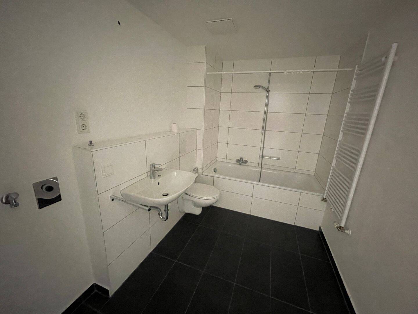 Moderne 3-Zimmer Wohnung mit Terrasse und Loggia – Nürnberg – Vorschaubild 6